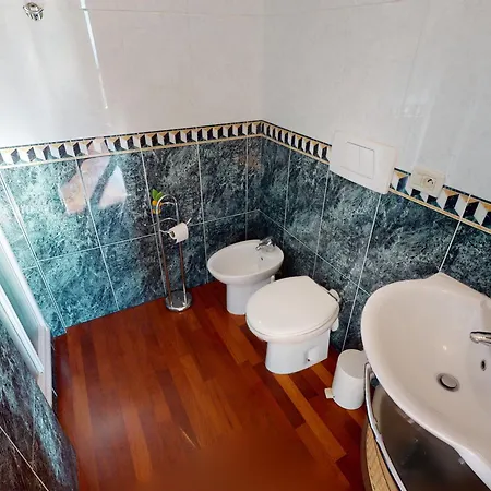 Appartement Menton, 3 Pièces, 6 Personnes - Fr-1-196-294